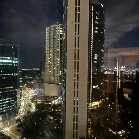 Spacious Bgc 2 Bedroom With A View
