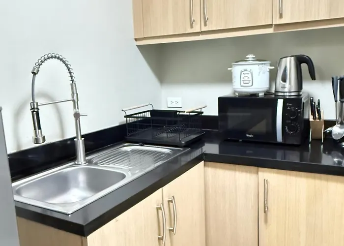 Spacious Bgc 2 Bedroom With A View *