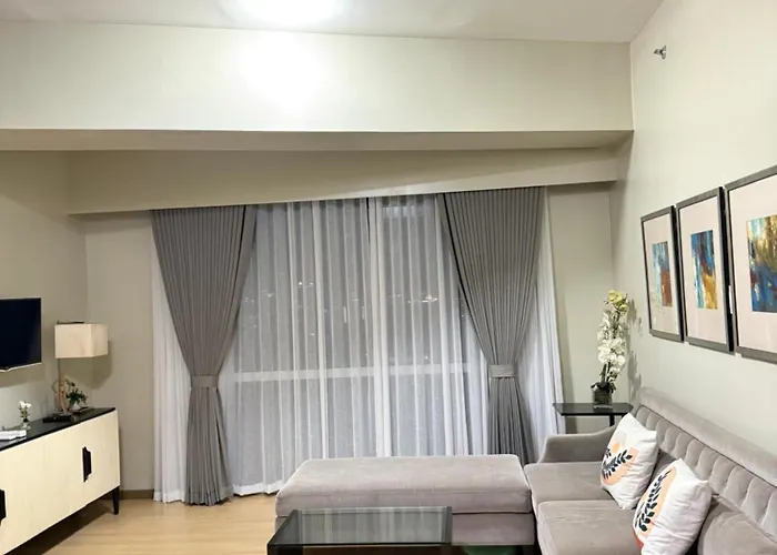 Spacious Bgc 2 Bedroom With A View *